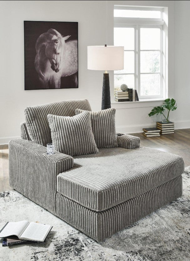 Lindyn Chaise