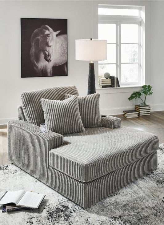 Lindyn Chaise