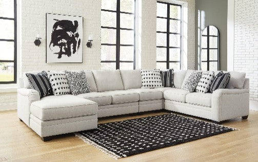 Huntsworth Sectional with Chaise